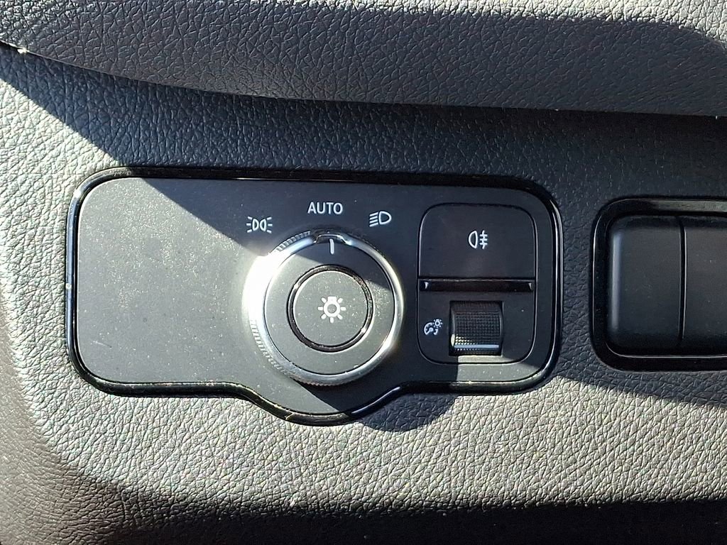 Used 2021 Mercedes-Benz Sprinter 144 Cargo image 21