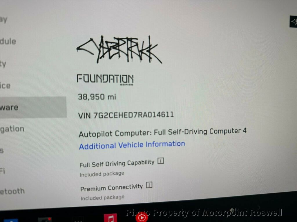 Used 2024 Tesla Cybertruck AWD Crew Cab image 15