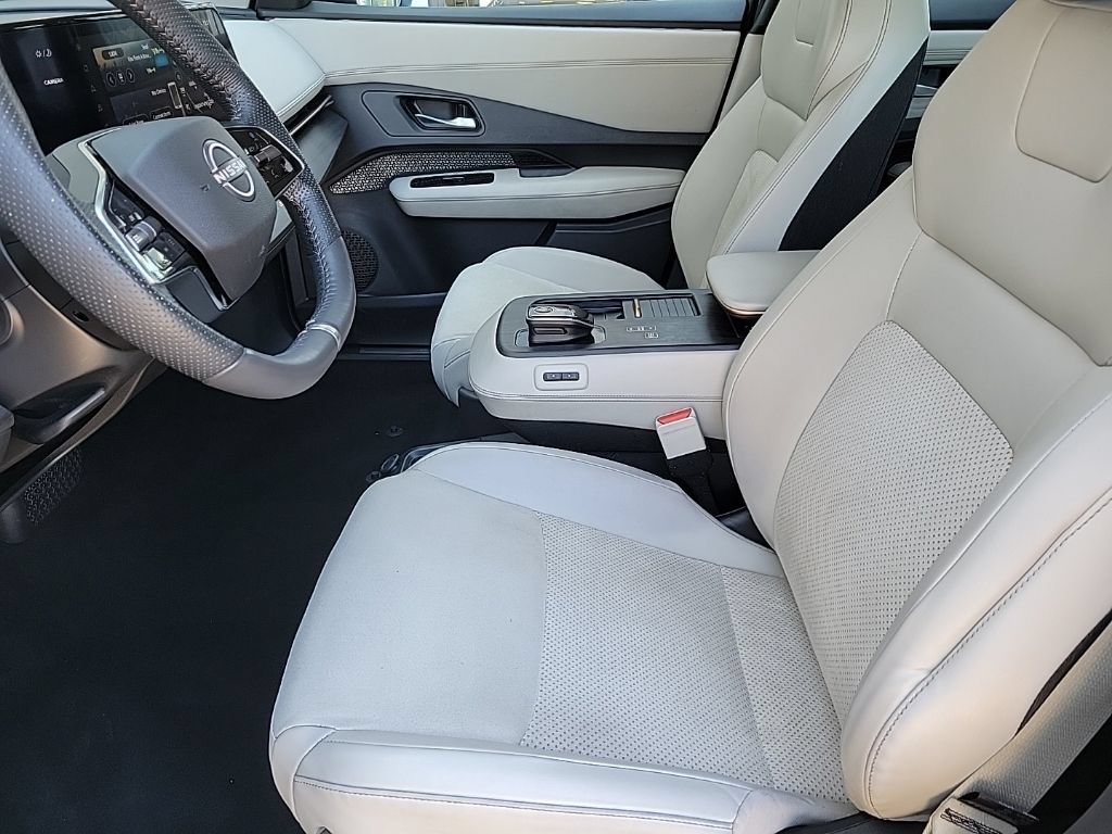 Used 2024 Nissan Ariya AWD image 13