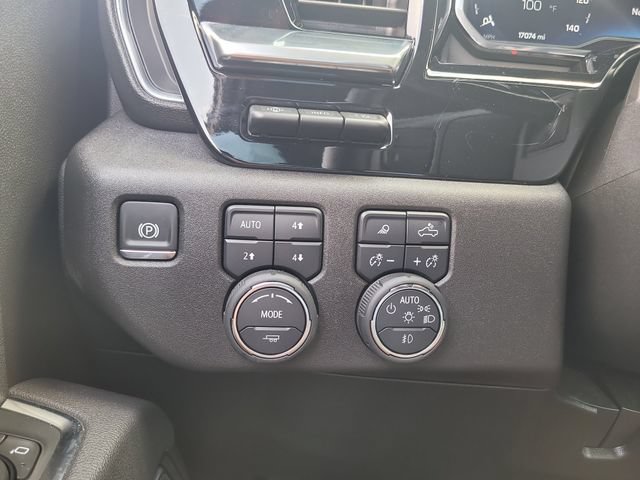 Used 2025 Chevrolet Silverado 3500 High Country w/ Technology Package AWD/4WD image 28