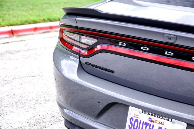 Used 2019 Dodge Charger SXT w/ Plus Group RWD image 8