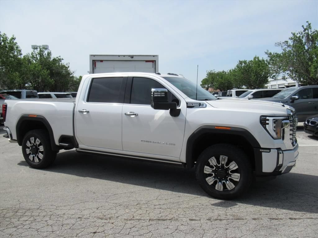 Used 2024 GMC Sierra 2500 Denali w/ Denali Reserve Package AWD/4WD image 2
