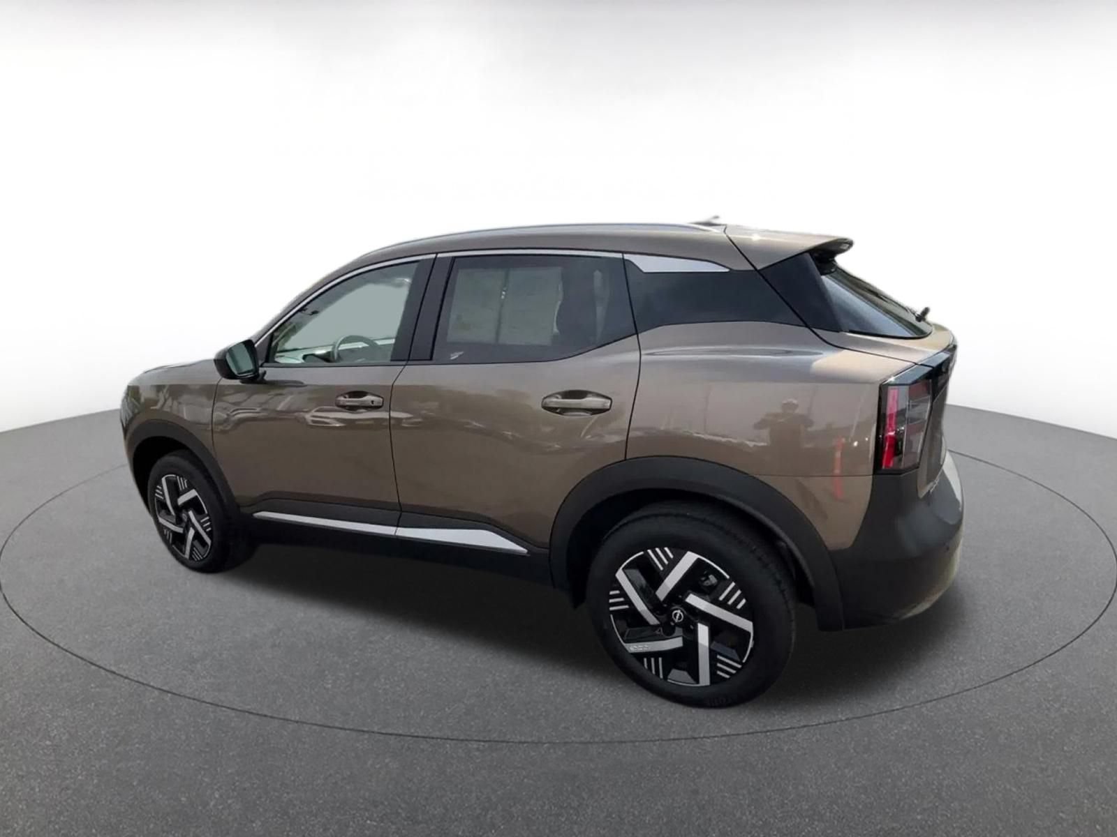Used 2026 Nissan Kicks SV FWD image 9