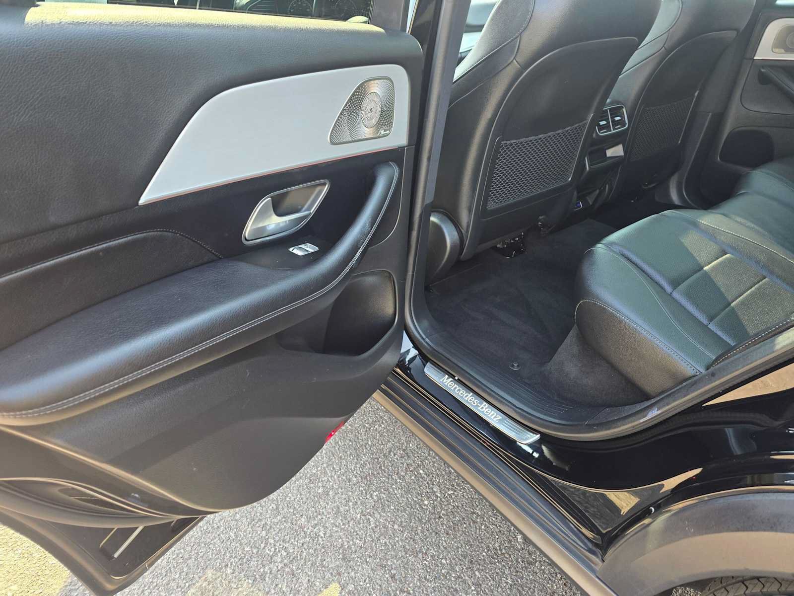 Used 2025 Mercedes-Benz GLE 350 4MATIC w/ Driver Assistance Package image 16