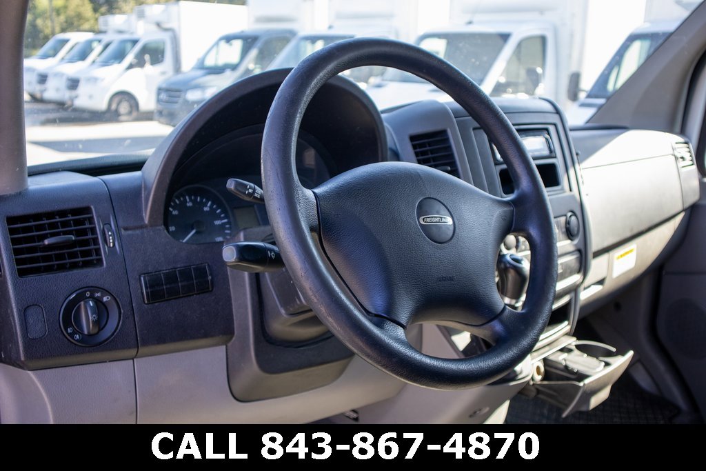 Used 2015 Freightliner Sprinter 3500 image 5