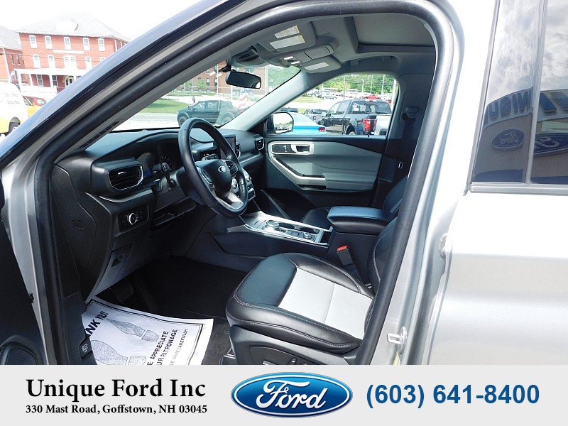Used 2023 Ford Explorer XLT w/ Equipment Group 202A AWD/4WD image 11