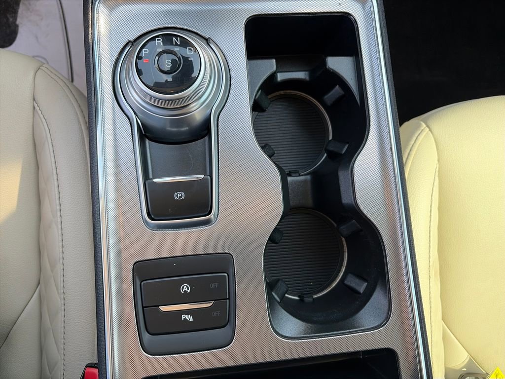 Used 2023 Ford Edge Titanium w/ Class II Trailer Tow Package AWD/4WD image 26