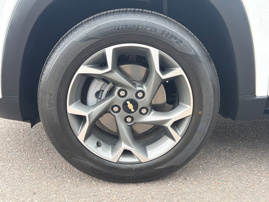 Used 2024 Chevrolet Trax LT w/ Sunroof Package image 26