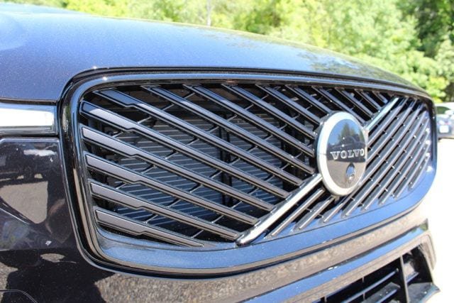 New 2026 Volvo XC60 T8 Ultra w/ Protection Package Premier AWD/4WD image 11