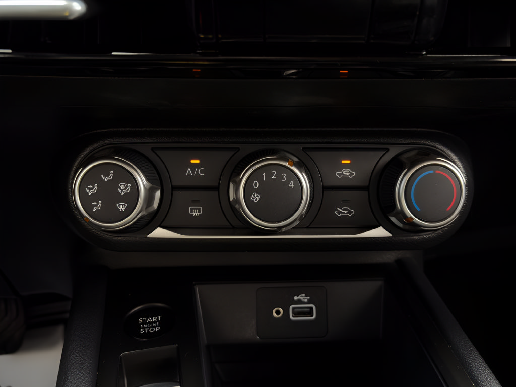 Certified 2025 Nissan Kicks S FWD image 27