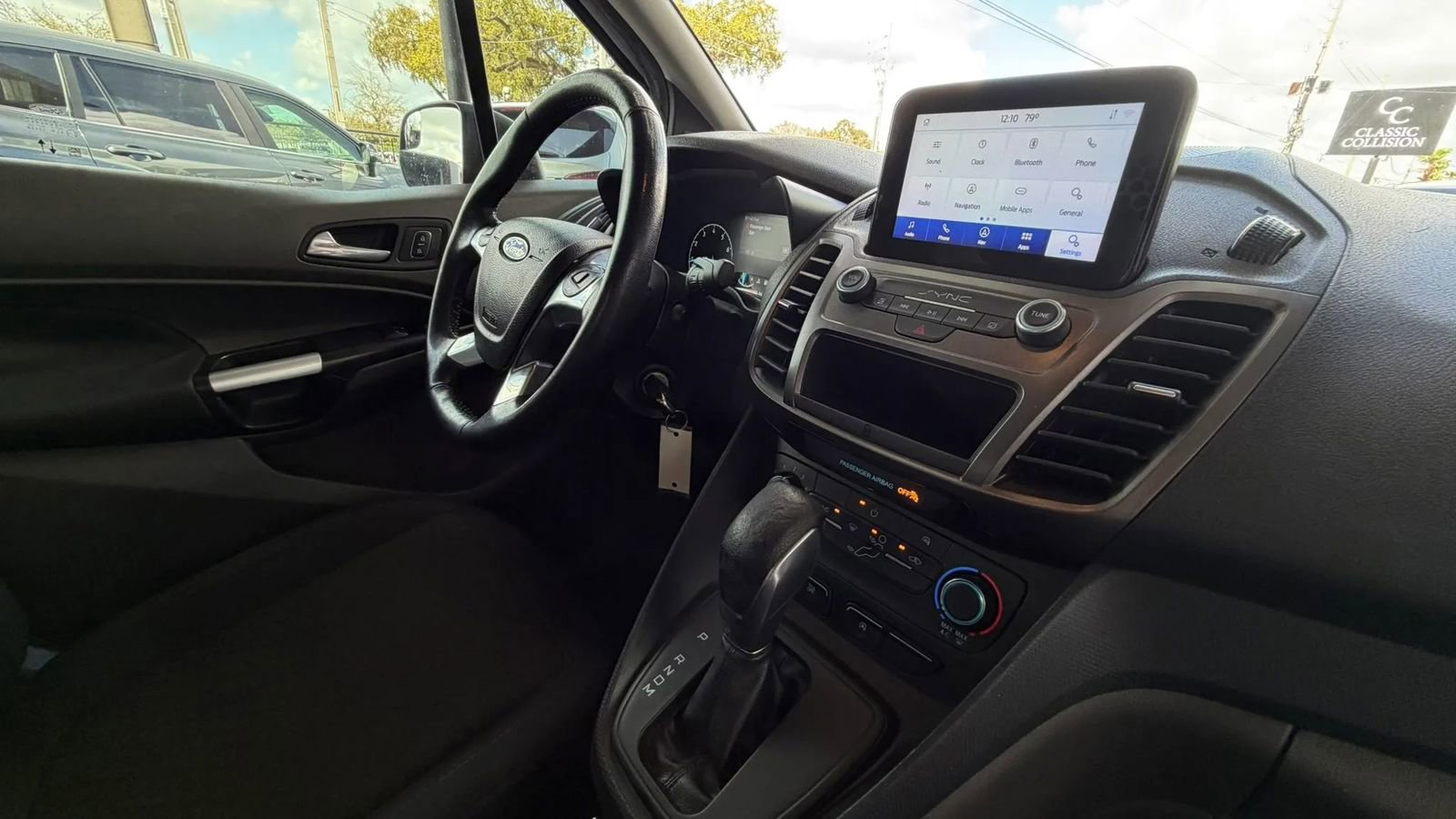 Used 2021 Ford Transit Connect XLT image 11