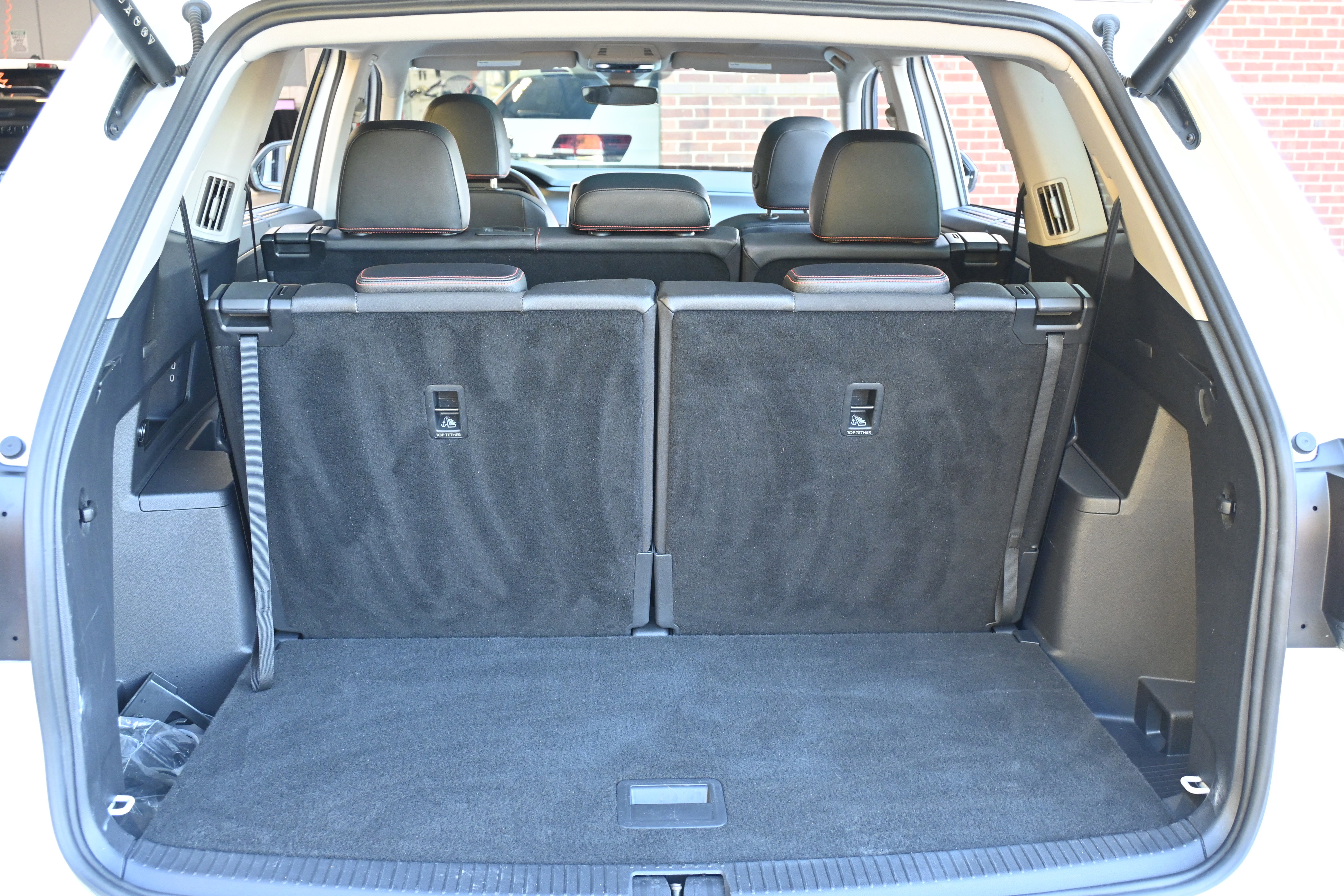 Used 2025 Volkswagen Atlas Peak Edition SE image 20