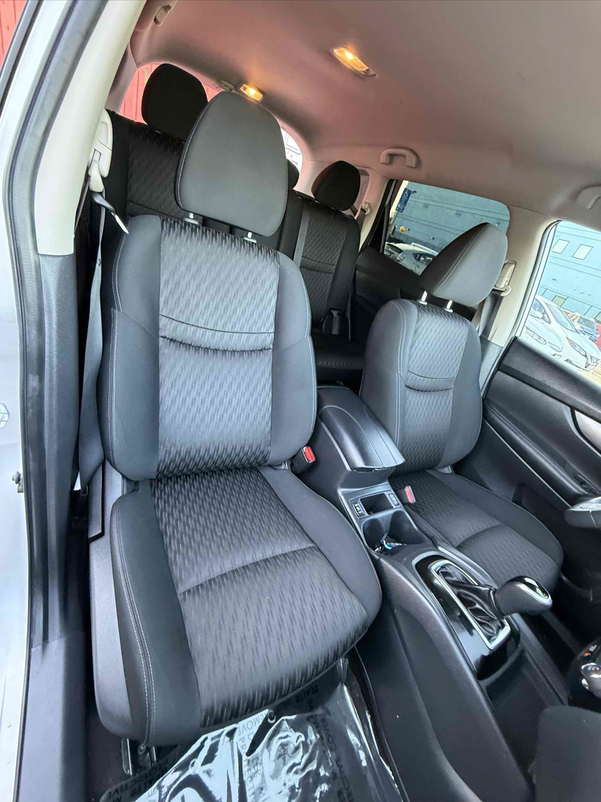 Used 2017 Nissan Rogue SV FWD image 45