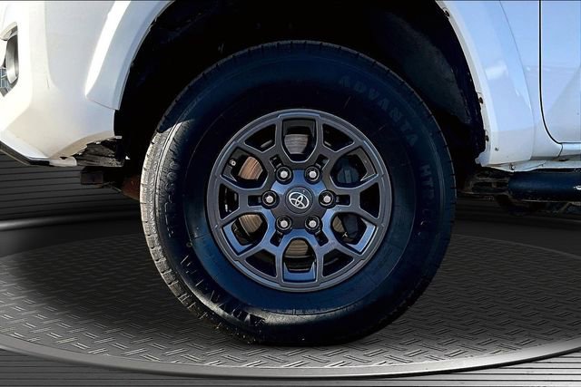 Used 2018 Toyota Tacoma SR5 AWD/4WD image 33
