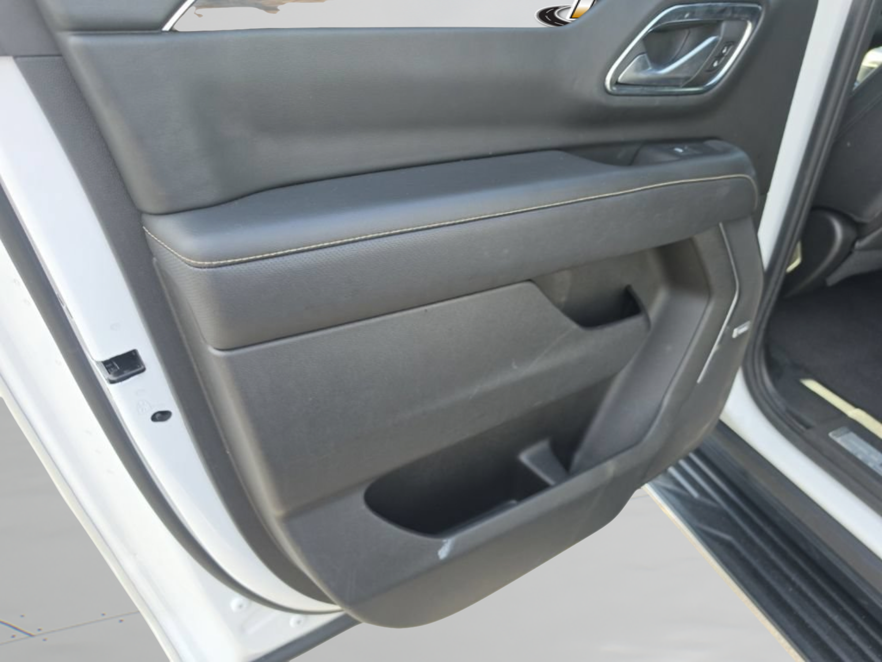 Used 2023 Chevrolet Suburban Premier AWD/4WD image 27
