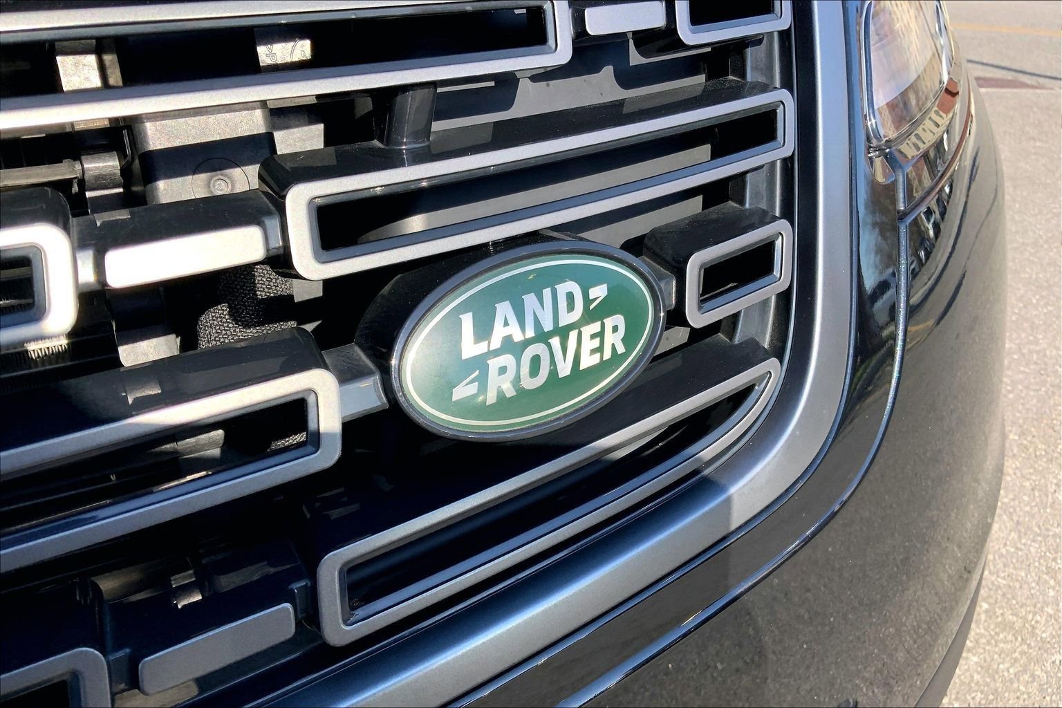 Used 2026 Land Rover Range Rover Velar S AWD/4WD image 31