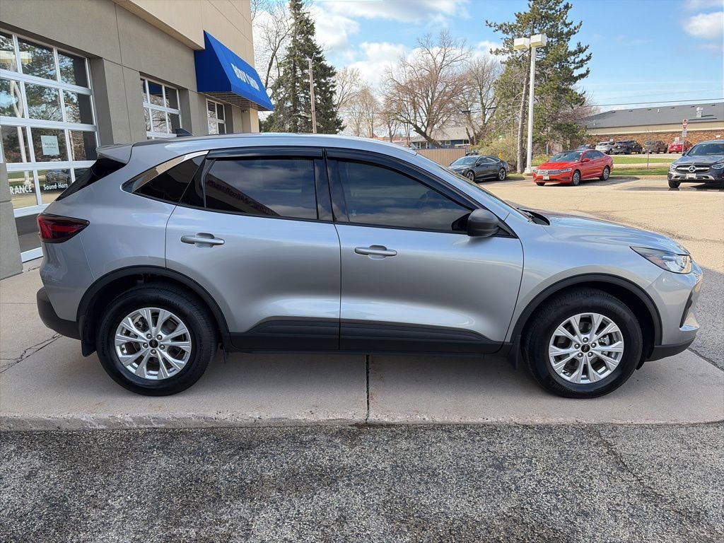 Used 2024 Ford Escape Active w/ Tech Pack #1 AWD/4WD image 9