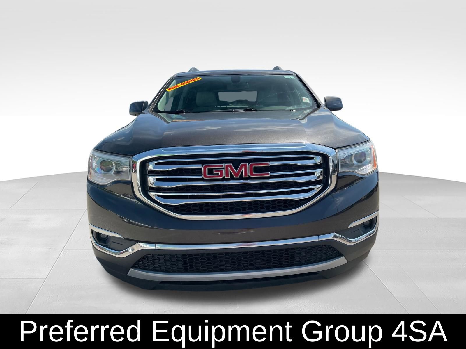 Used 2017 GMC Acadia SLT FWD image 2