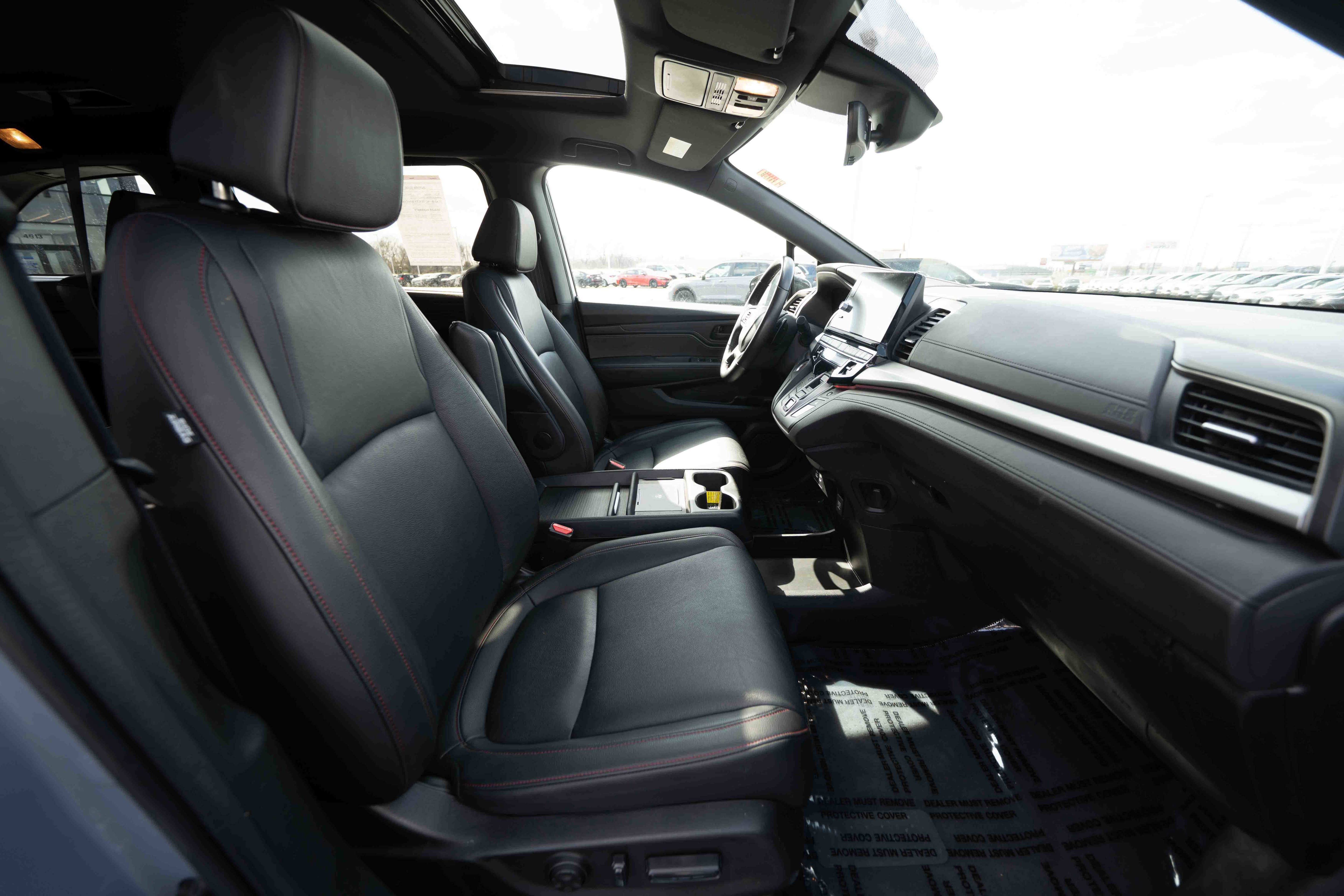 Used 2025 Honda Odyssey Sport-L image 27