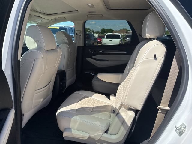 Used 2024 Buick Enclave Avenir w/ Avenir Technology Package AWD/4WD image 39
