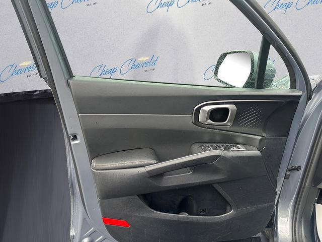 Used 2024 Kia Sorento LX image 11