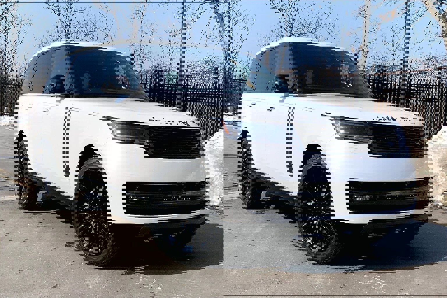 New 2026 Land Rover Range Rover SE image 2