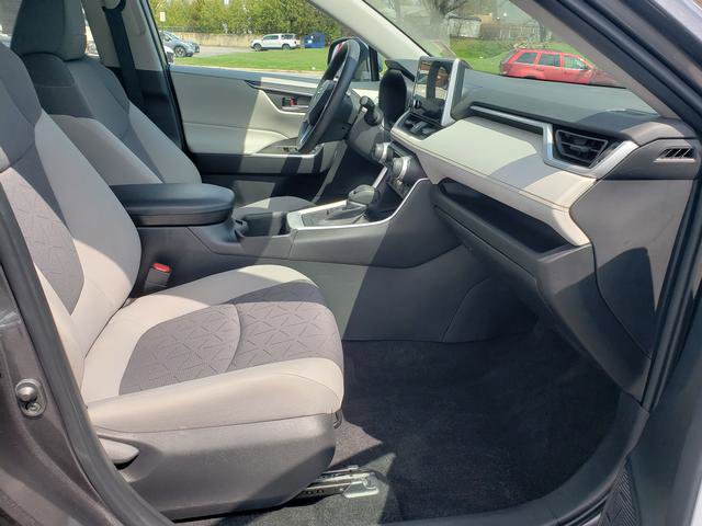Used 2024 Toyota RAV4 XLE w/ Convenience Package image 16