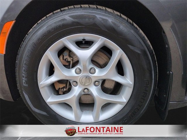 Used 2017 Chrysler Pacifica Touring-L w/ Tire & Wheel Group image 32