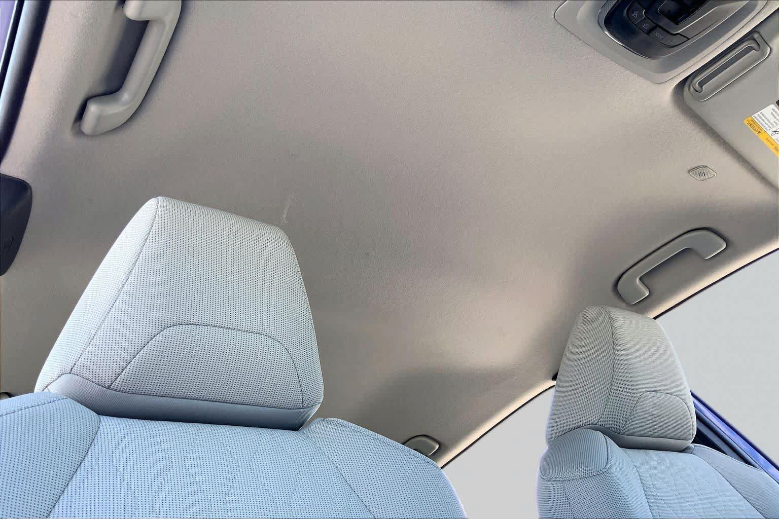 Certified 2025 Toyota Corolla Cross LE FWD image 14