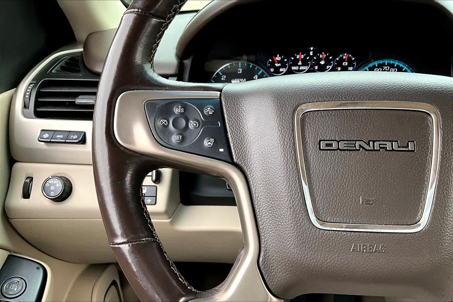 Used 2019 GMC Yukon Denali w/ Denali Ultimate Package RWD image 24