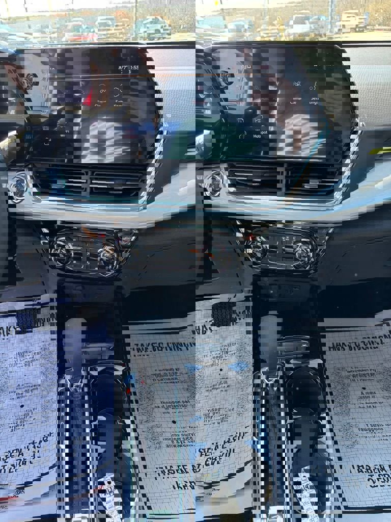 New 2026 Chevrolet Trax LT w/ Sunroof Package image 17