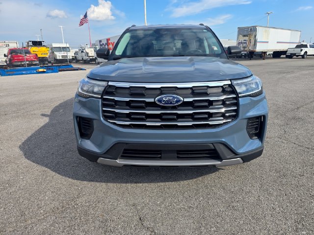 Used 2025 Ford Explorer Active AWD/4WD image 9