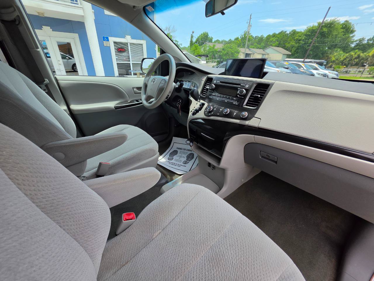 Used 2012 Toyota Sienna LE FWD image 25