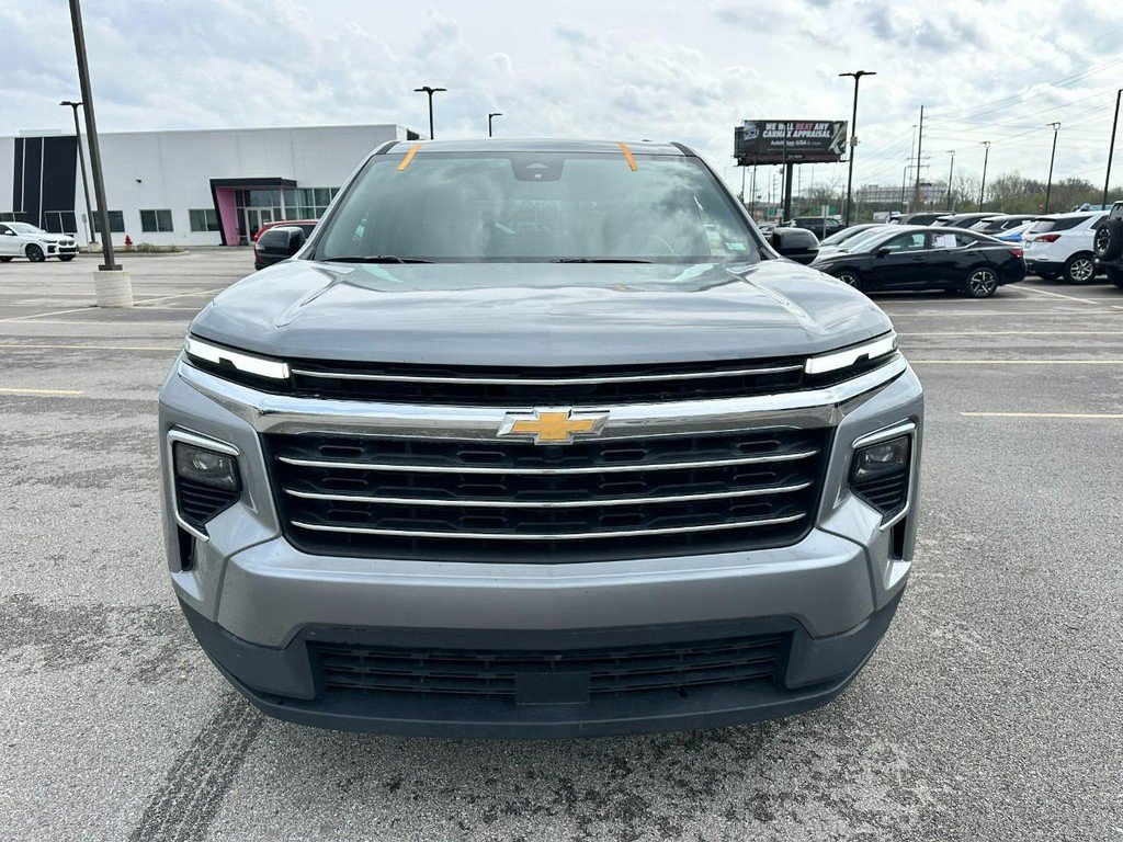 Used 2025 Chevrolet Traverse LT image 9