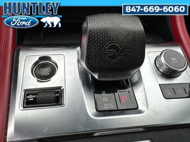 Used 2023 Jaguar F-PACE SVR image 17