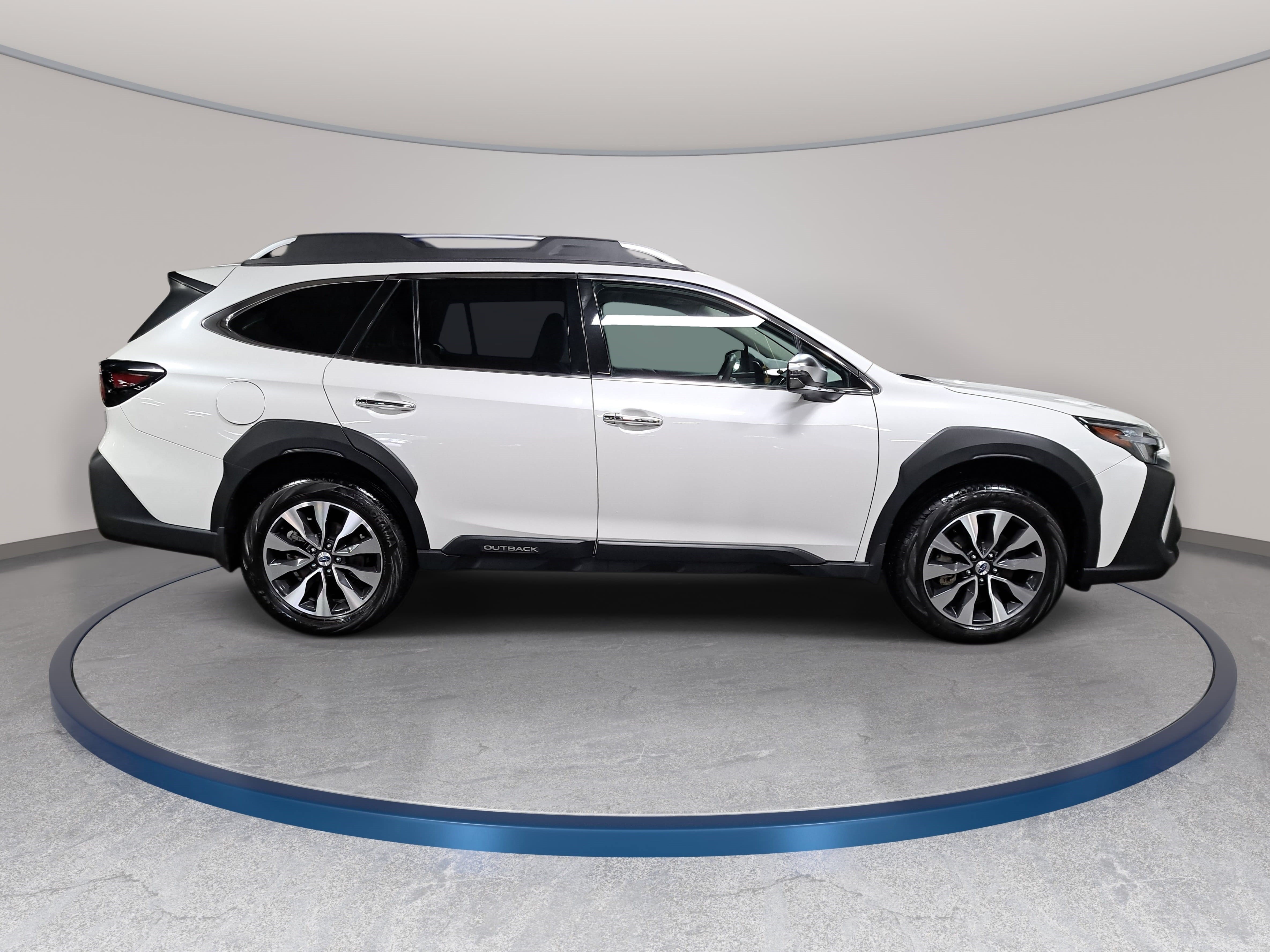 Used 2025 Subaru Outback Touring XT w/ Popular Package #2 AWD/4WD image 4