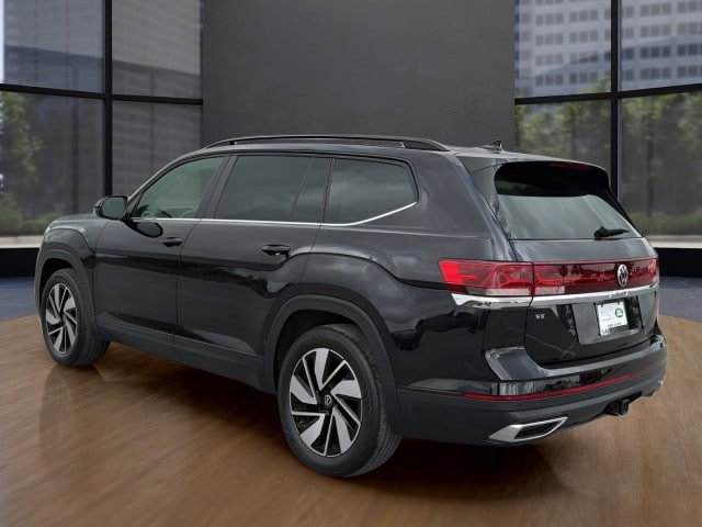 Used 2024 Volkswagen Atlas SE w/ Panoramic Sunroof Package FWD image 15