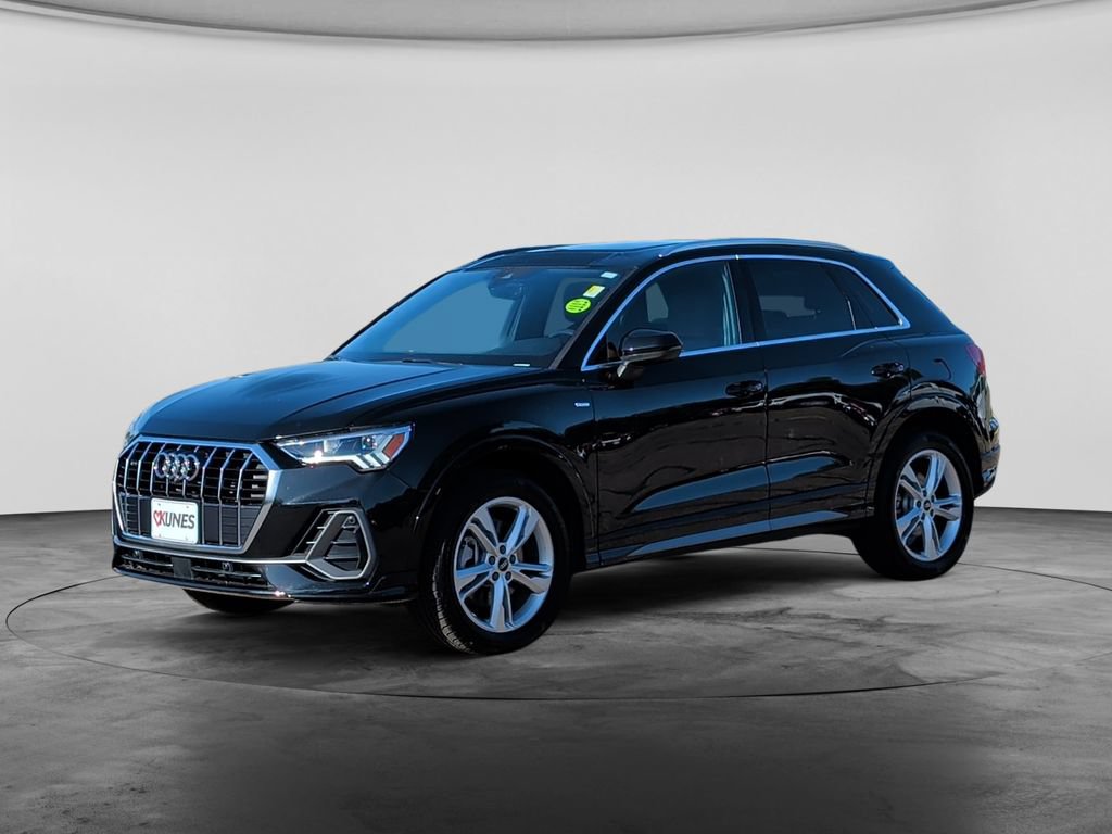 Used 2023 Audi Q3 2.0T Premium Plus w/ Premium Plus Package AWD/4WD image 3