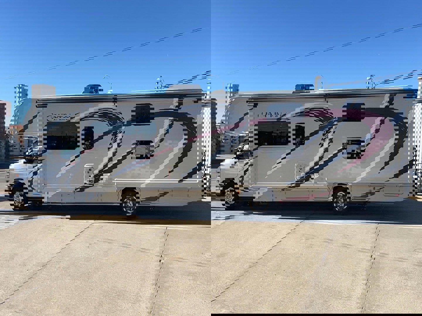 Used 2017 Ford E-450 and Econoline 450 Super Duty w/ Motorhome Prep Package RWD image 8