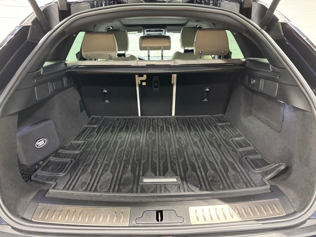 Used 2021 Land Rover Range Rover Velar R-Dynamic S image 40
