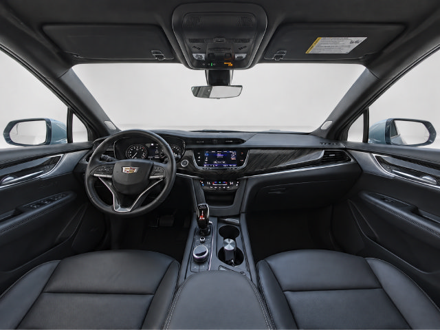 Used 2025 Cadillac XT6 Premium Luxury w/ Technology Package FWD image 9