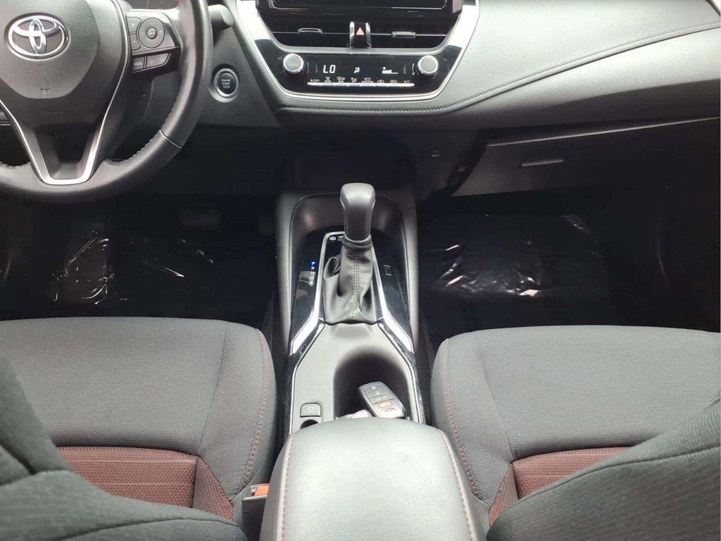 Used 2024 Toyota Corolla SE FWD image 11