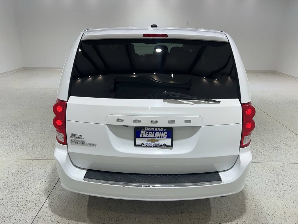 Used 2020 Dodge Grand Caravan SE w/ UConnect Hands-Free Group FWD image 4