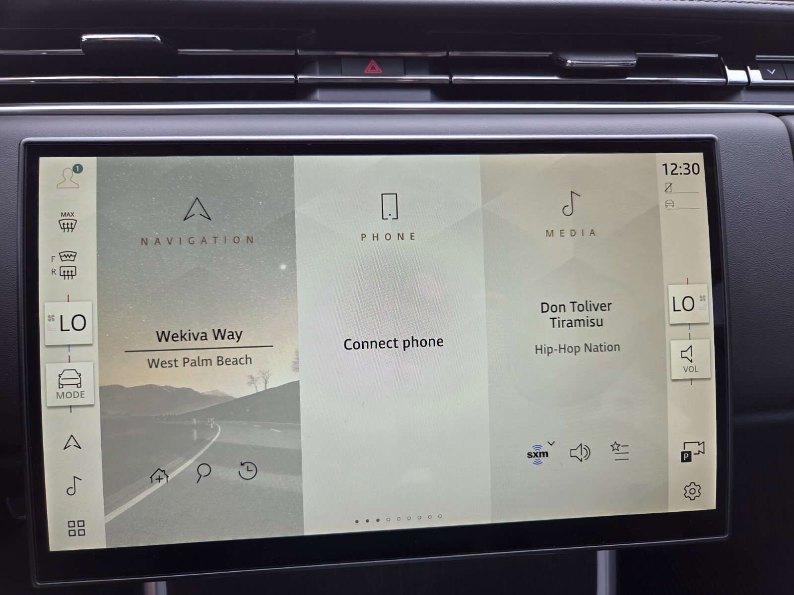 New 2025 Land Rover Range Rover Long Wheelbase SE image 17