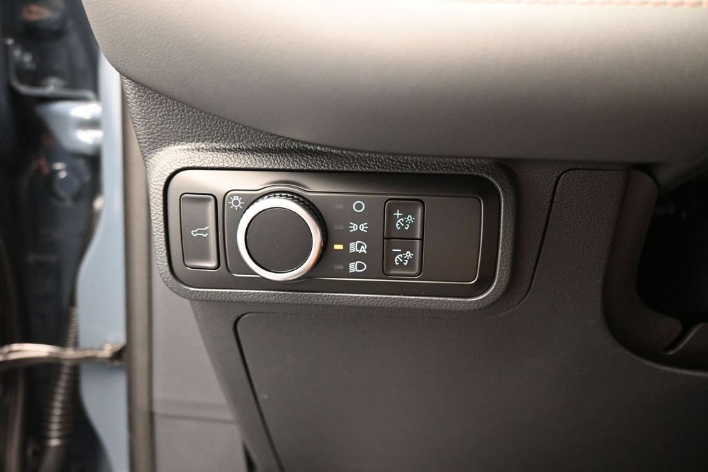 New 2026 Ford Explorer Active RWD image 13