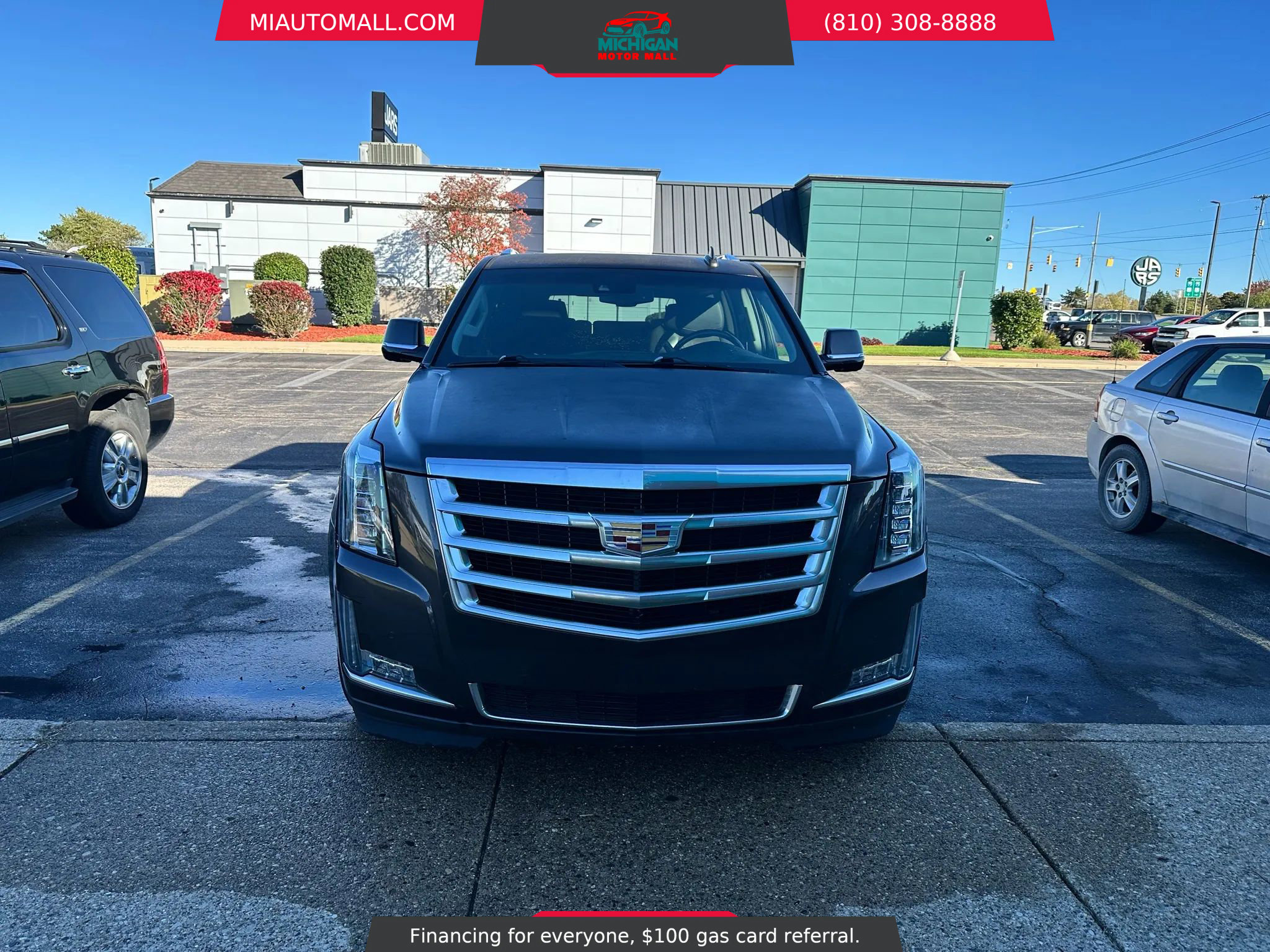 Used 2015 Cadillac Escalade Luxury image 2