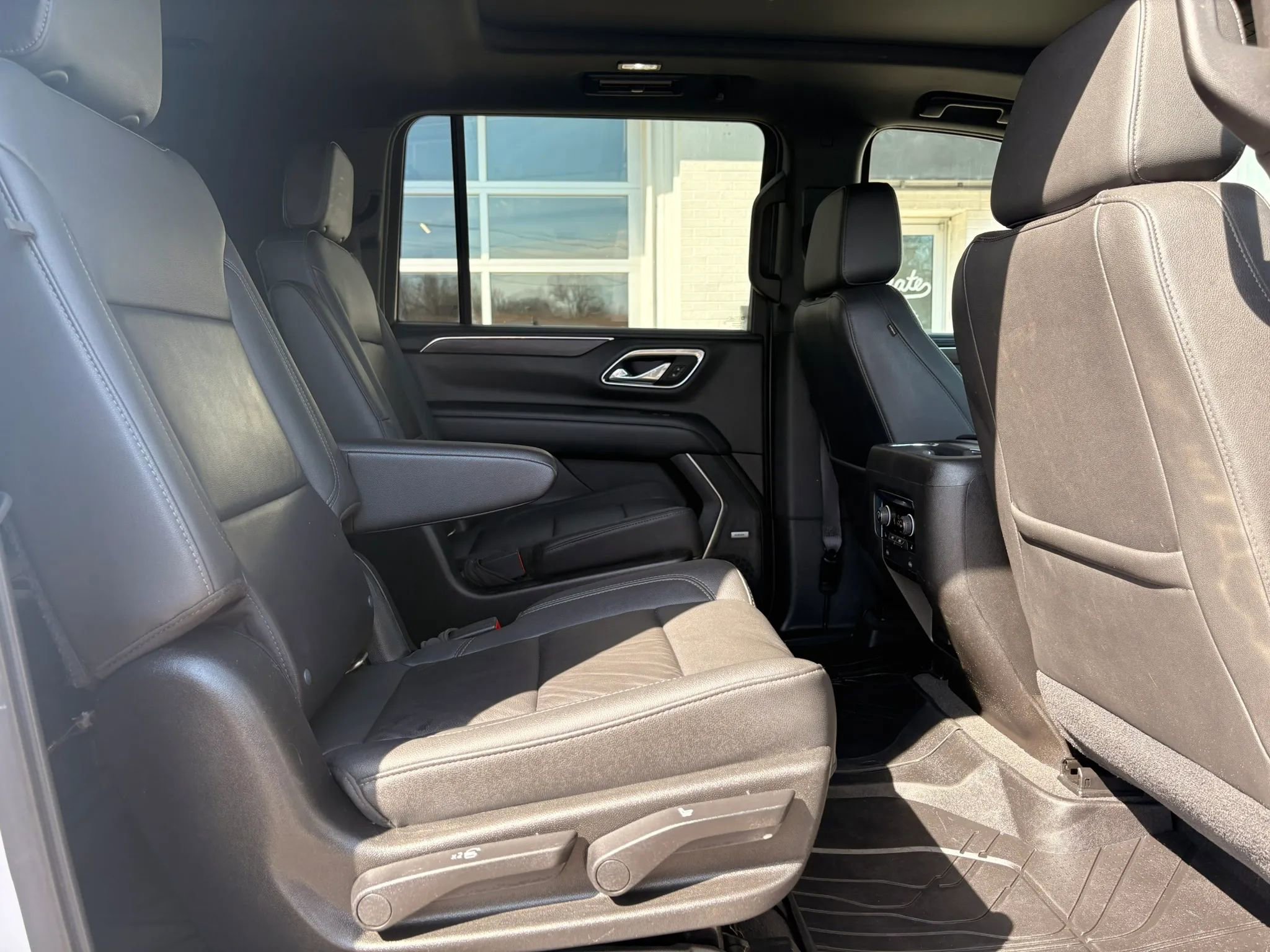 Used 2021 Chevrolet Suburban LT w/ LT Signature Package AWD/4WD image 12