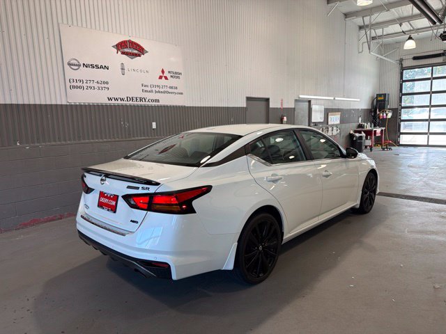 Certified 2022 Nissan Altima 2.5 SR w/ Midnight Edition Package AWD/4WD image 3