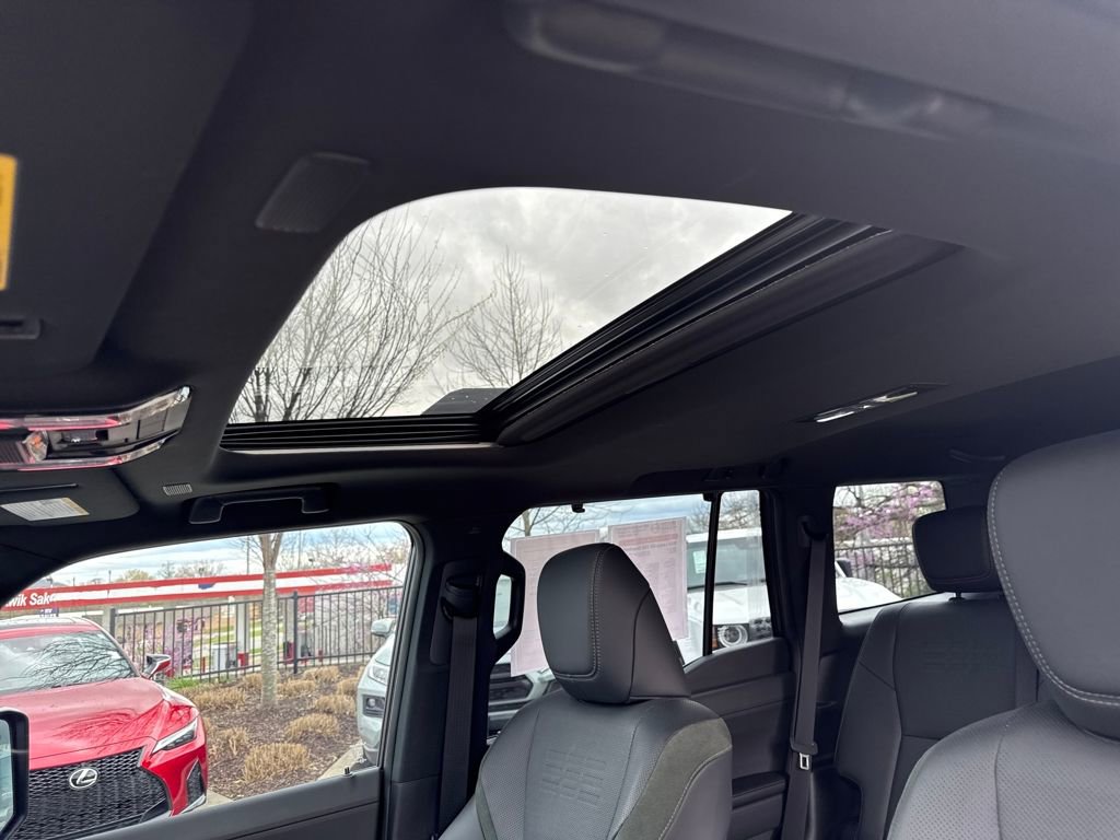 Used 2024 Lexus GX 550 AWD/4WD image 23