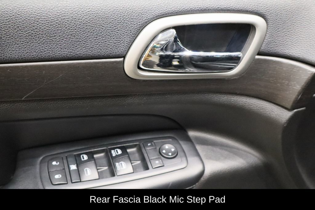 Used 2018 Jeep Grand Cherokee Altitude image 20